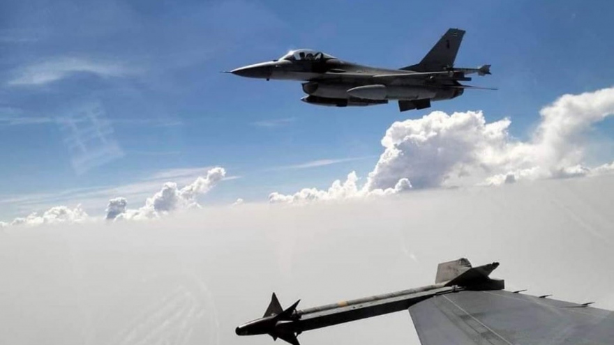 Xung đột Thái Lan - Campuchia: Tiêm kích F-16 tấn công gần các ngôi đền ở Suri
